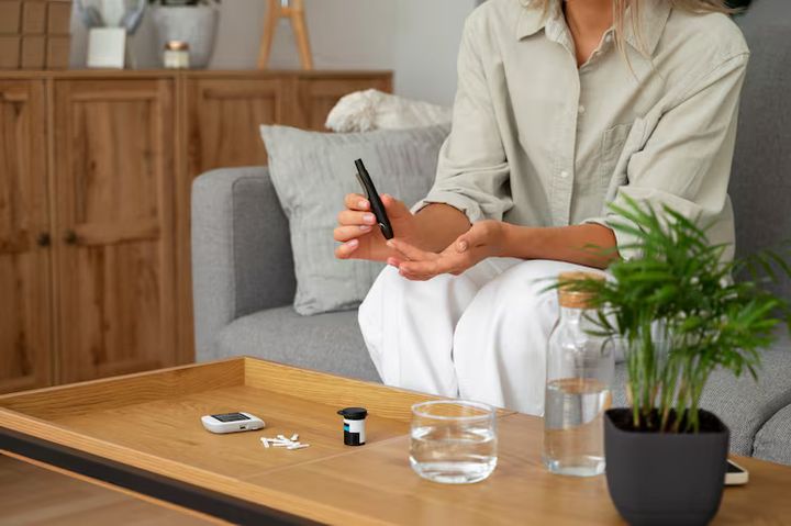 Learn the Facts: A Helpful Introduction to Glucose and Ketone Testing at Home