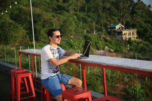 Explore Digital Nomad Lifestyle: Tips and Key Insights