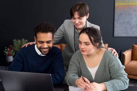 Freelancing vs Traditional Jobs: An Informative Guide with Insights, Tips, and Key Differences